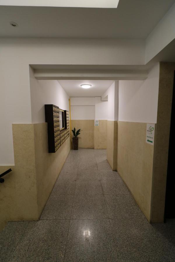 Serenity Heights Apartment: A Panoramic Haven Near Old Town - Free Minibar Bucharest Exterior photo