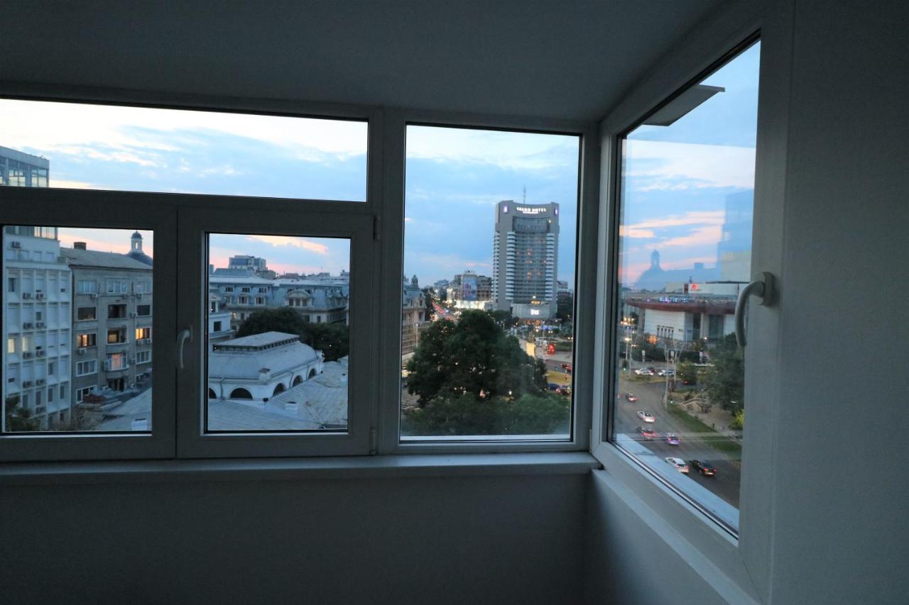 Serenity Heights Apartment: A Panoramic Haven Near Old Town - Free Minibar Bucharest Exterior photo